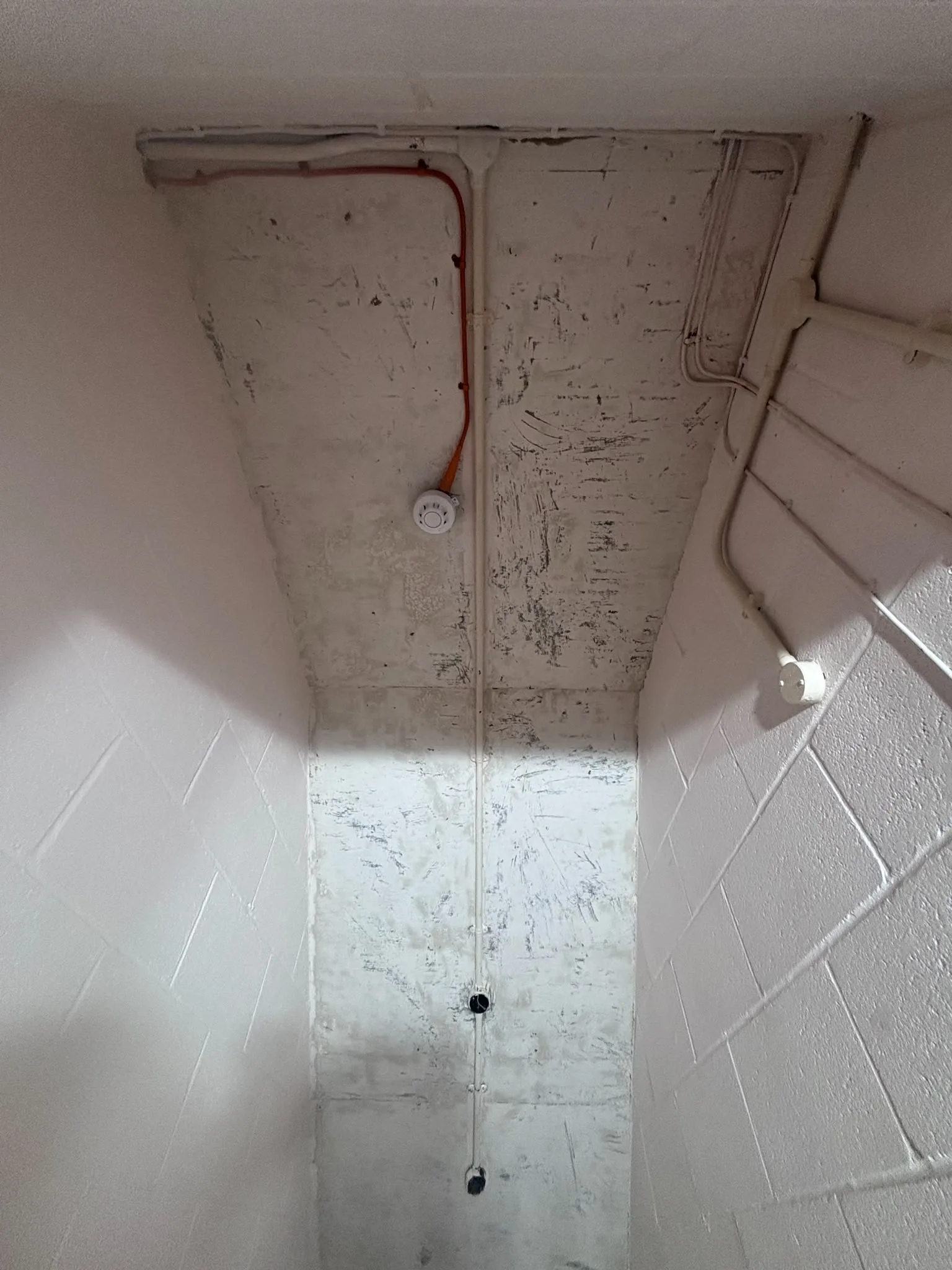 Licensed asbestos gasket removal in a Camden Town commercial property